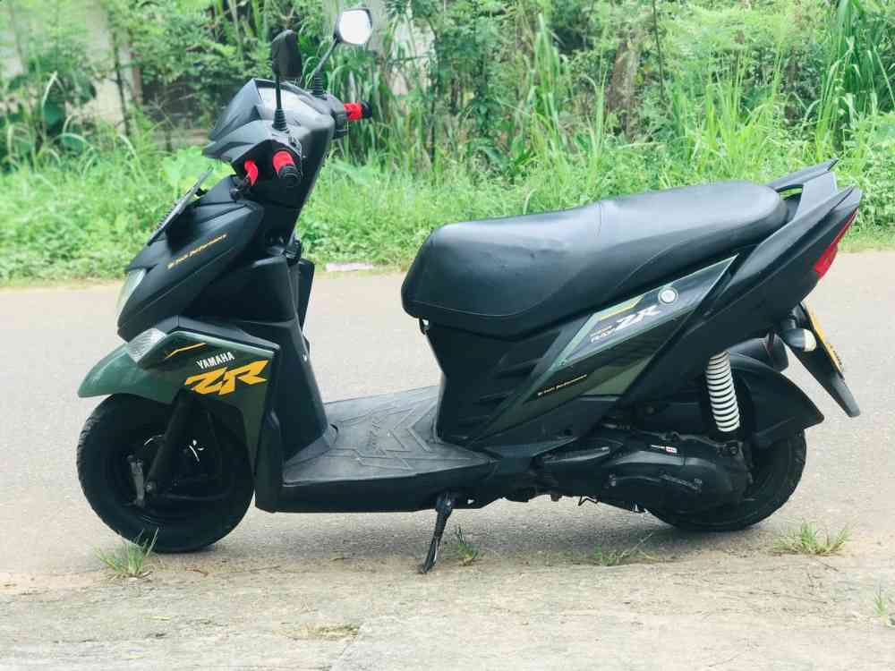 Yamaha ray zr