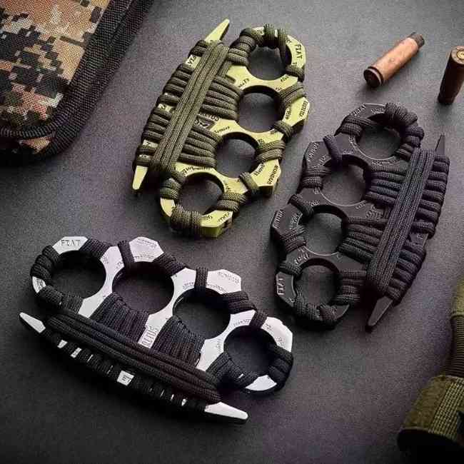 Tactical multi-color paracord knuckle duster